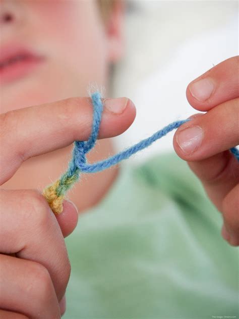 Finger Knitting For Kids :: An Easy DIY Tutorial - The Magic Onions