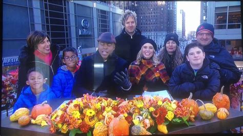 2017 Thanksgiving Day Parade On Cbs Partial Closing Credits Youtube