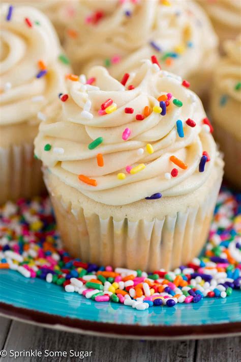 Funfetti Cupcakes With Cake Batter Frosting Sprinkle Some Sugar