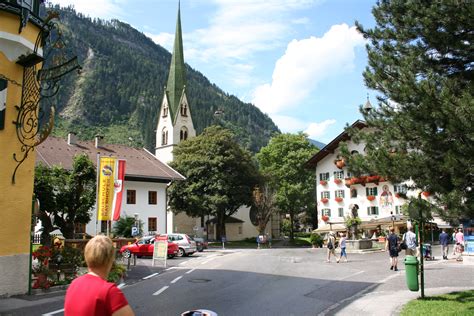 Die mayrhofner bergbahnen zählen zu den größten skigebieten in tirol. Mayrhofen - Wikiwand