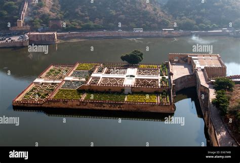 Kesar Kyari Bagh Palace Gardens In The Lake Amber Fort Amber Palace