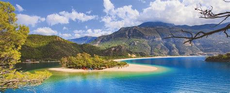 La plage de konyaalti et les monts taurus en antalya. Top 10 des plus belles plages de Turquie | Cap Voyage