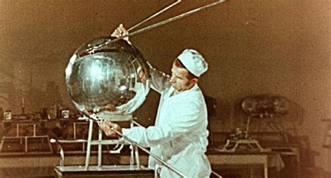 It was sent into an elliptical low earth orbit on 4 october 1957, this triggered the space race with the united states of america during the cold war. Dawn of the Space Age: Story of Sputnik-1, Earth's First ...