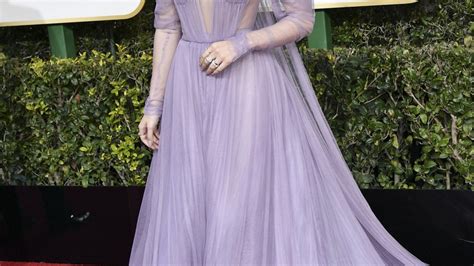 Dressing Hailee Steinfeld For Her First Golden Globes Nomination