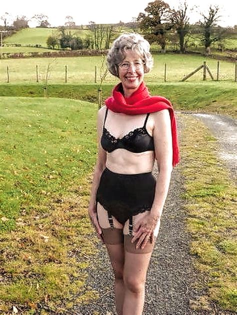 English Granny Gets Naked Pics Xhamster