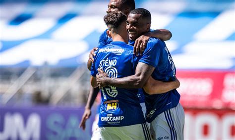 Ver fotos campeonato mineiro 2021. Cruzeiro derrota URT com facilidade no retorno do Campeonato Mineiro