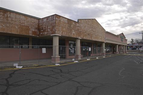 New Discount Store Coming To Danburys North Street Shopping Center