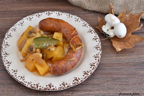 Involtini di cavolo verza con salsiccia: Salsiccia con patate in umido, un secondo piatto semplice ...