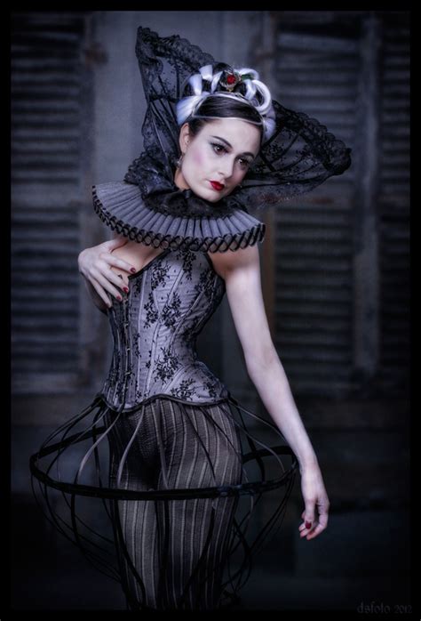 Whose house was attended by madame pompadour. Madame Pompadour gibt sich gelangweilt Foto & Bild ...