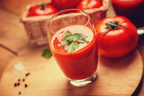 750 ml di acqua fredda. Bevanda al succo di pomodoro - ALEBIAFRICANCUISINE.COM