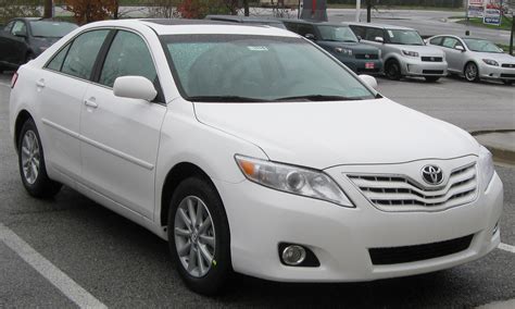 File:2010 Toyota Camry XLE -- 11-25-2009.jpg - Wikipedia