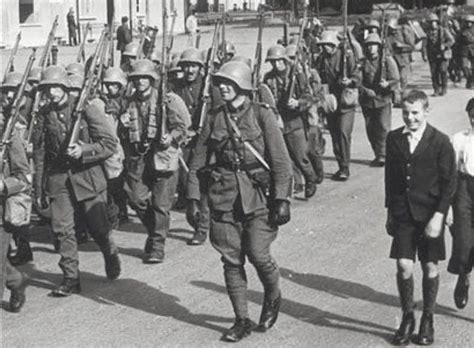 Épinglé Sur Swiss Army During Ww2
