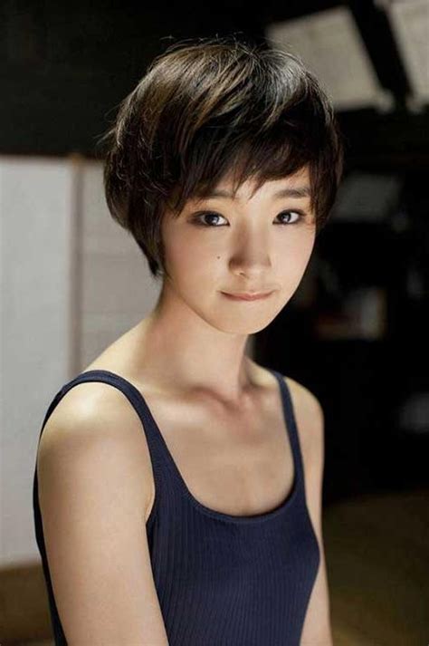 lady short hairstyles asian round face wavy haircut