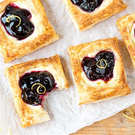 How To Make Puff Pastry With Cheesecake And Cherry Simple Recipe