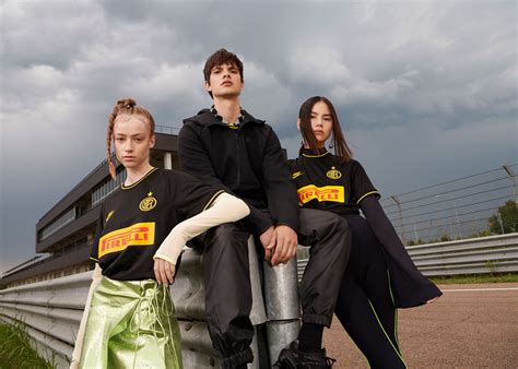 1.real madrid 2.borussia dortmund 3.cska 4.inter. Inter Milan 3e voetbalshirt 2019-2020 - Voetbalshirts.com