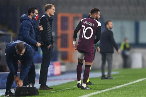 Psg players neymar and kylian mbappe also demanded an explanation and basaksehir coach okan buruk told coltescu: A Forgotten PSG Player Expected to Return According to ...