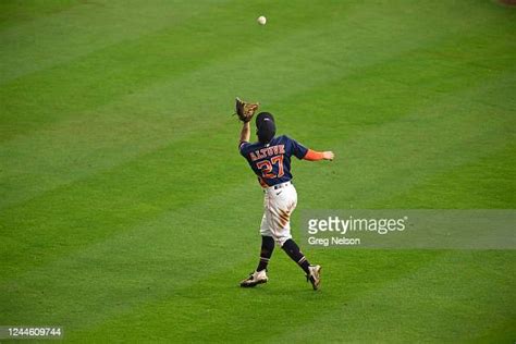 Houston Astros Jose Altuve In Action Fielding And Catching Vs News