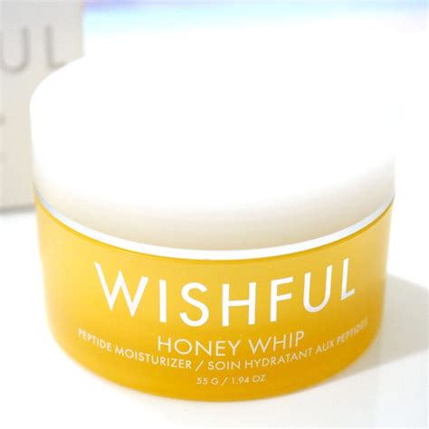 Huda Beauty Wishful Honey Whip Peptide Moisturizer Recenzia KrÁsny