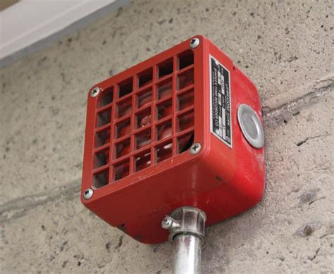 Email enquiries@esfrs.org if you have a question. Simplex 4040 Fire Alarm Horn | Picture taken in Ottawa ...