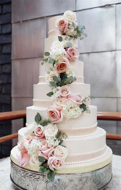 The Most Beautiful Wedding Cakes That Will Have Wedding Guests