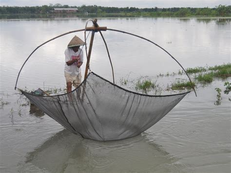 10 Macam Cara Menangkap Ikan Khas Dari Indonesia