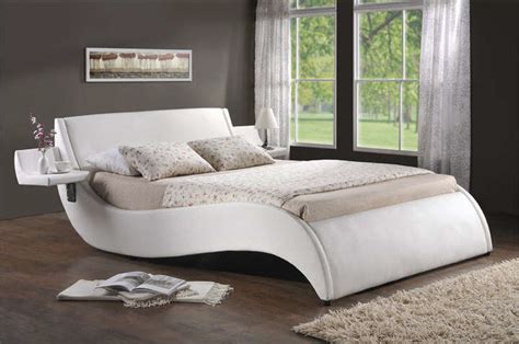 Une tête de lit et une structure. Lit 160x200 cm WAVE coloris blanc - Promo Lit Conforama ...
