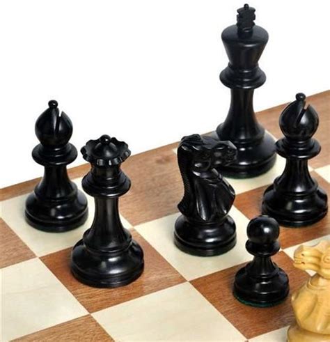 The Grandmaster Chess Set And Storage Board Combination Chess House