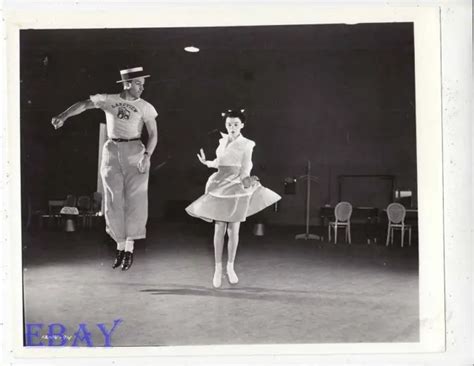 gene kelly judy garland rehearsal rare photo for me and my gal candid eur 113 78 picclick fr
