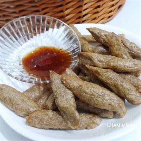 Keropok lekor is one of the unique food of terengganu that you should try. Tak Perlu Ke Terengganu, Ini Resepi Keropok Lekor Yang ...