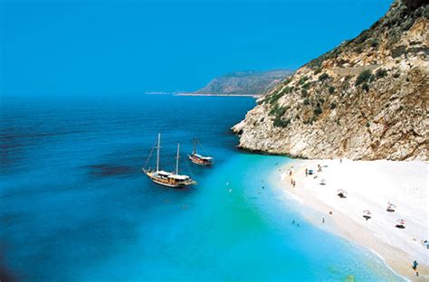 Nuove tensioni tra grecia e turchia nell'egeo meridionale. Ottobre 2011: vacanze al mare ad Antalya, in Turchia ...