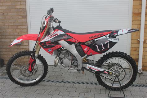 I can go on about the honda crf250r all day long. 2015 Honda CR125 (still keeping The Honda 2 strokes alive ...