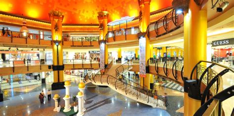 The design of the mall include the egyptian pyramid and the lion standing at the entrance to the mall. Sunway Pyramid - GoWhere Malaysia