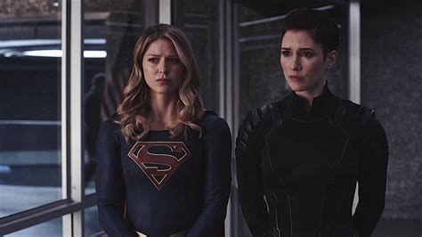 Kara Danvers Melissa Benoist And Alex Danvers Chyler Leigh Supergirl