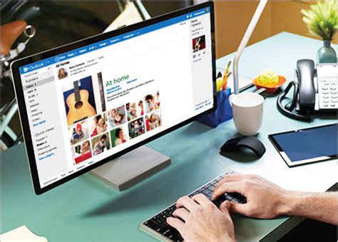 Menggunakan akun microsoft akan memudahkanmu berselancar ke beberapa tempat karena microsoft merupakan kesatuan layanan. Cara Membuat Akun Microsoft ~ Faesal Setiawan's Blog