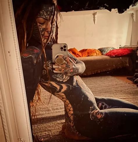 Tattooed Mum Branded Canvas As She Goes Naked To Flaunt K Ink