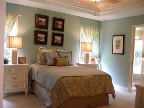 Are you thinking of painting your bedroom and aren't sure what color to use? Master Bedroom Paint Color | Vizimac | Small master ...