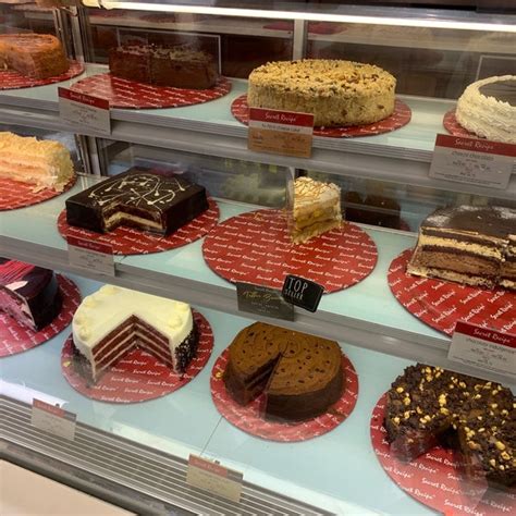 It is on the west coast of peninsular malaysia and is bordered by perak to the north, pahang to the east. Secret Recipe - Taman Melati - Kuala Lumpur, Kuala Lumpur