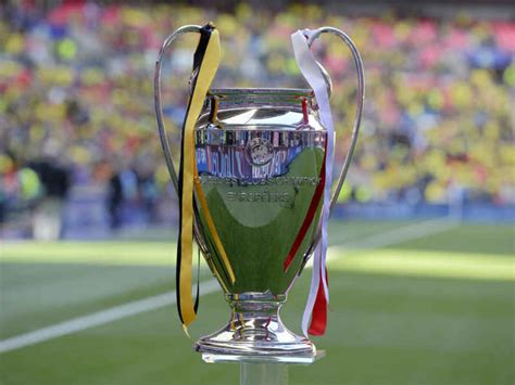 Liga campionilor uefa (numită înainte cupa campionilor europeni sau cupa europeană) este cea mai puternică competiţie fotbalistică europeană a cluburilor şi una din cele mai prestigioase competiţii. Fotbal (Liga Campionilor) / Tabloul „optimilor" este ...
