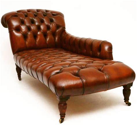 Antique Victorian Deep Buttoned Leather Chaise Lounge At Marylebone