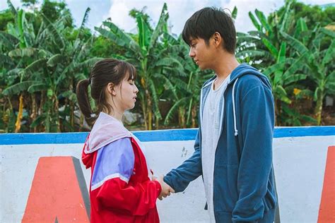 Film indonesia terbaik pertama disandang oleh dua garis biru. Daftar Film Indonesia Terbaik & Memukau di Tahun 2019
