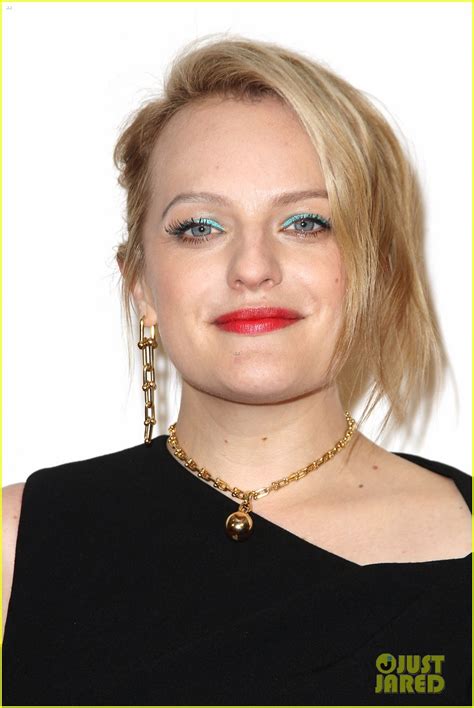 It's a relatively insignificant moment, but it struck me, since, in her years of playing rory gilmore on gilmore girls. Elisabeth Moss Premieres 'The Handmaid's Tale' at Tribeca ...