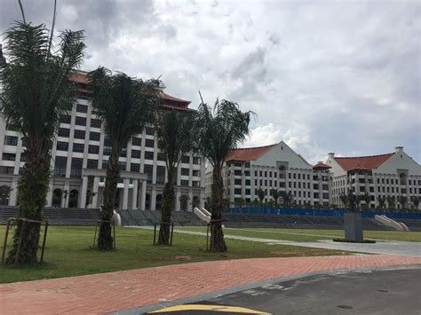 Xiamen university malaysia is the first campus of a chinese university to be established in malaysia. XIAMEN UNIVERSITY MALAYSIA, SEPANG - Lexington Sdn. Bhd.
