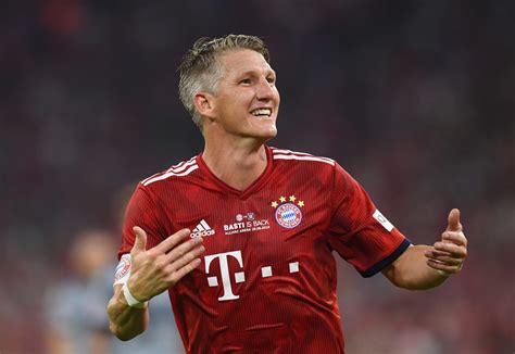 Schweinsteiger vermisst boateng im bastian schweinsteiger hat sich verwundet darüber geäußert, dass jérôme boateng nicht im. Schweinsteiger schließt Rückkehr zum FC Bayern vorerst aus ...