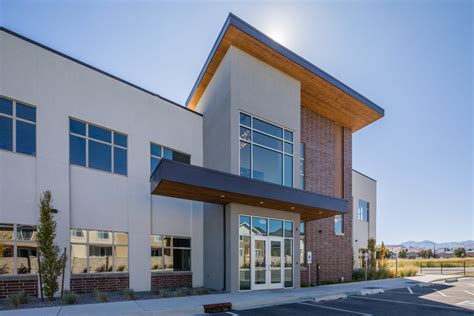 Family medicine doctors treat a wide variety of conditions and often consult with other members of the patient's medical team. Home - Thrive Development