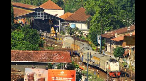 Kereta api ini pertama kali dioperasikan oleh pt kereta api dengan susunan 64 kusri 2/2 untuk kelas bisnis, 106 kursi 3/2 untuk kelas ekonomi ac dan memiliki daya tampung 1.484 penumpang setiap harinya. Merekam Kereta api Logawa dari Lantai 9 - YouTube