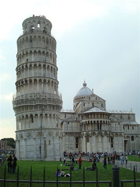 Wander pisa's winding streets for an authentic dining experience and more affordable prices! Beautiful Places #0002 - Pisa,Italy | 1313 beautiful places