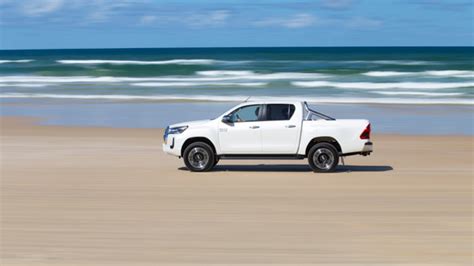 Toyota Hilux Sr5 2022 Review Chasing Cars