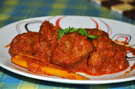 Masukkan cili padi dan cili merah yang telah. Recipes for Busy Lass: Ayam Masak Merah
