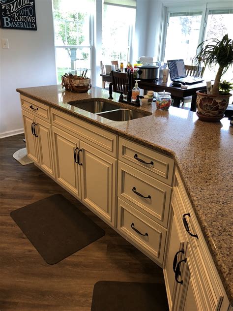Hire the best cabinet contractors in newark, nj on homeadvisor. Newark Kitchen Cabinets Adds Touch Of Elegance | Holcomb ...