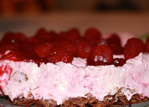 Kuchen ohne Backen Himbeere Mascarpone mit Crunchboden